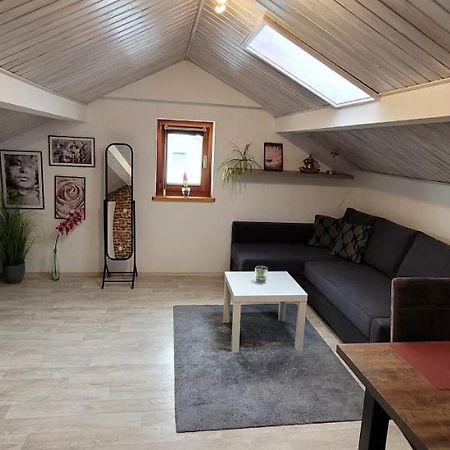 Kleine Gemuetliche Mansardenwohnung Im Suedosten Muenchens Assling Ngoại thất bức ảnh