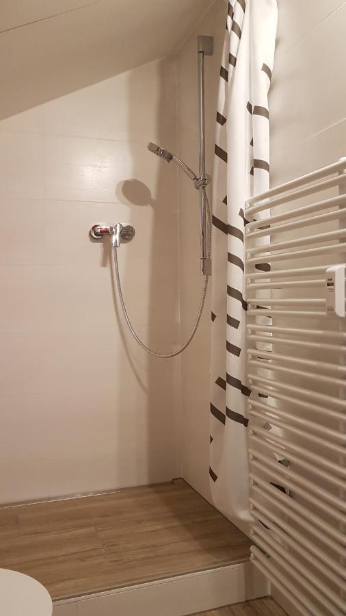Kleine Gemuetliche Mansardenwohnung Im Suedosten Muenchens Assling Ngoại thất bức ảnh