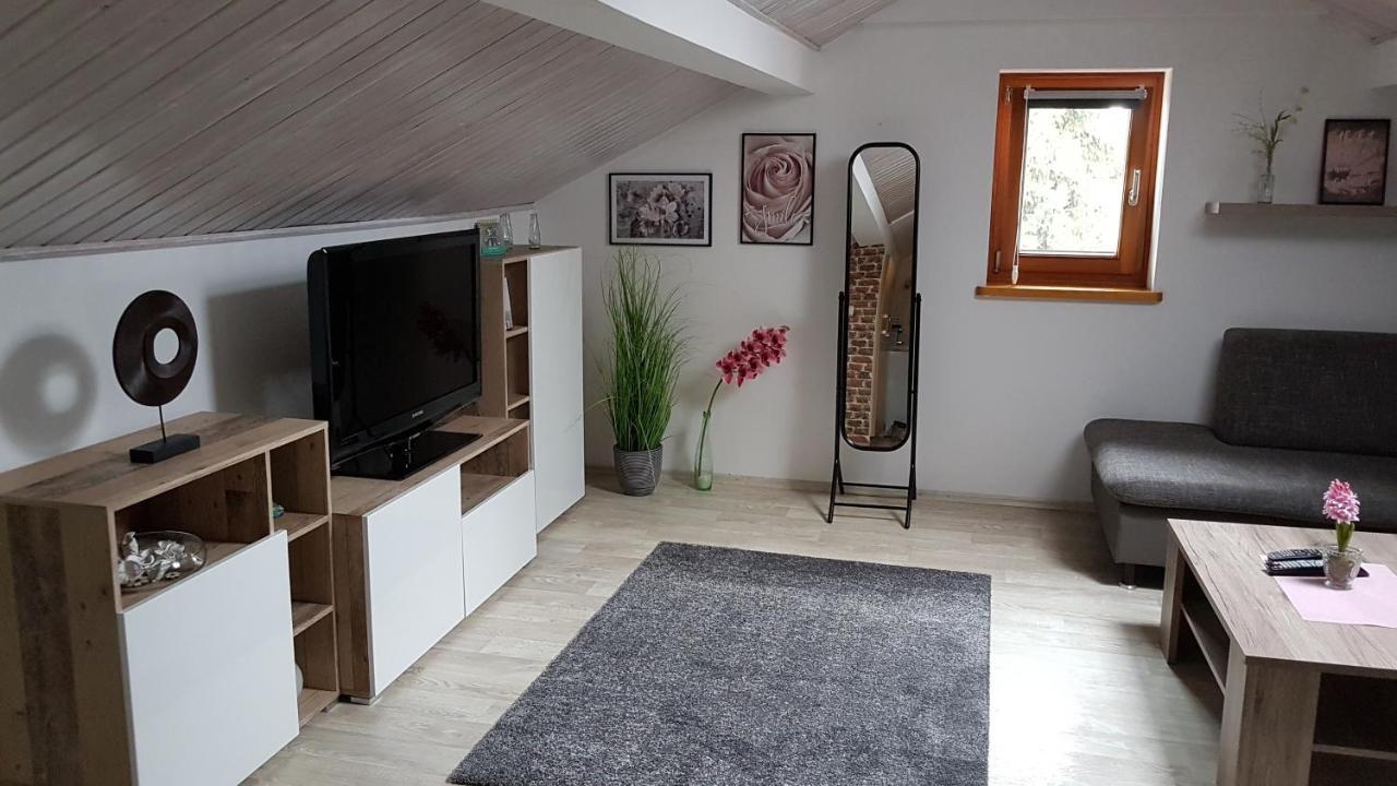 Kleine Gemuetliche Mansardenwohnung Im Suedosten Muenchens Assling Ngoại thất bức ảnh