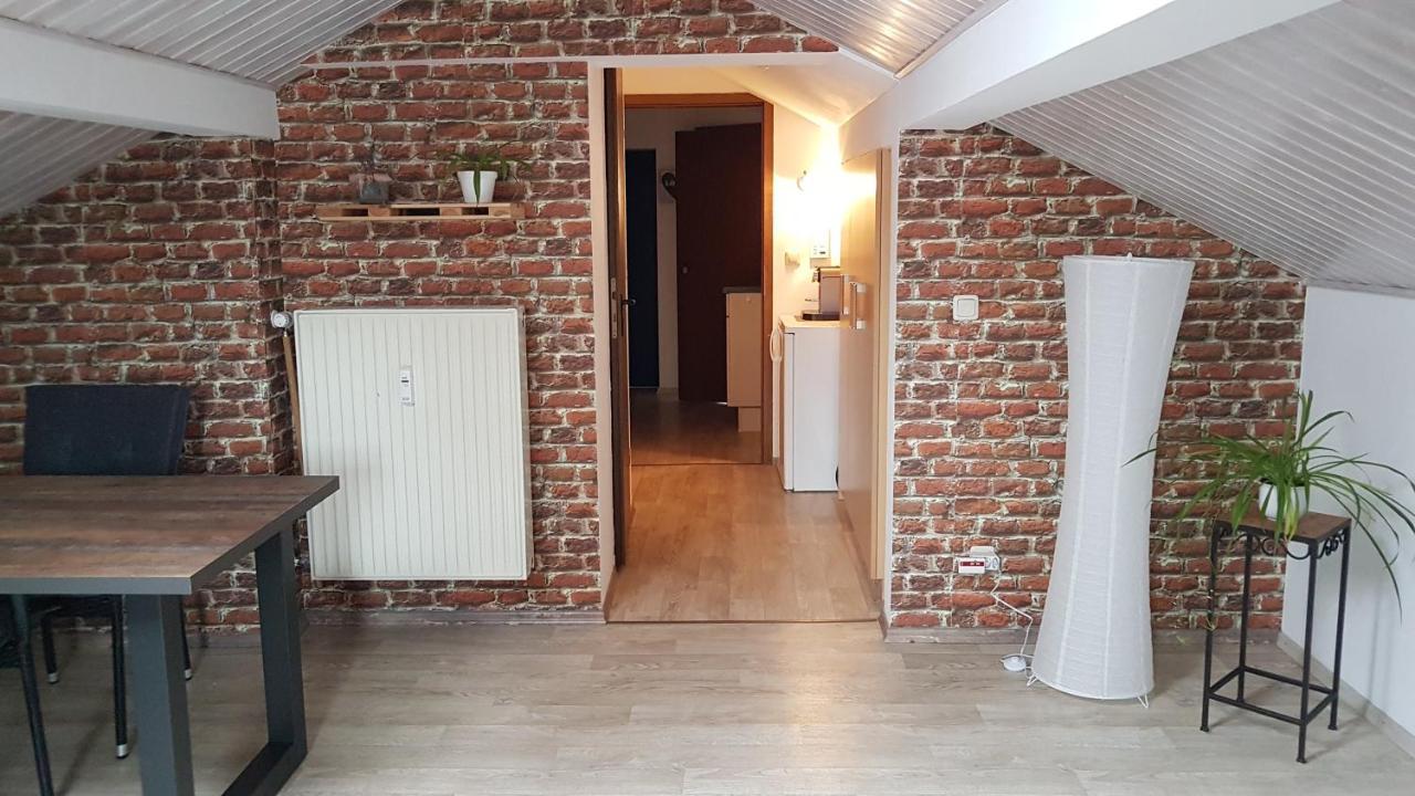Kleine Gemuetliche Mansardenwohnung Im Suedosten Muenchens Assling Ngoại thất bức ảnh
