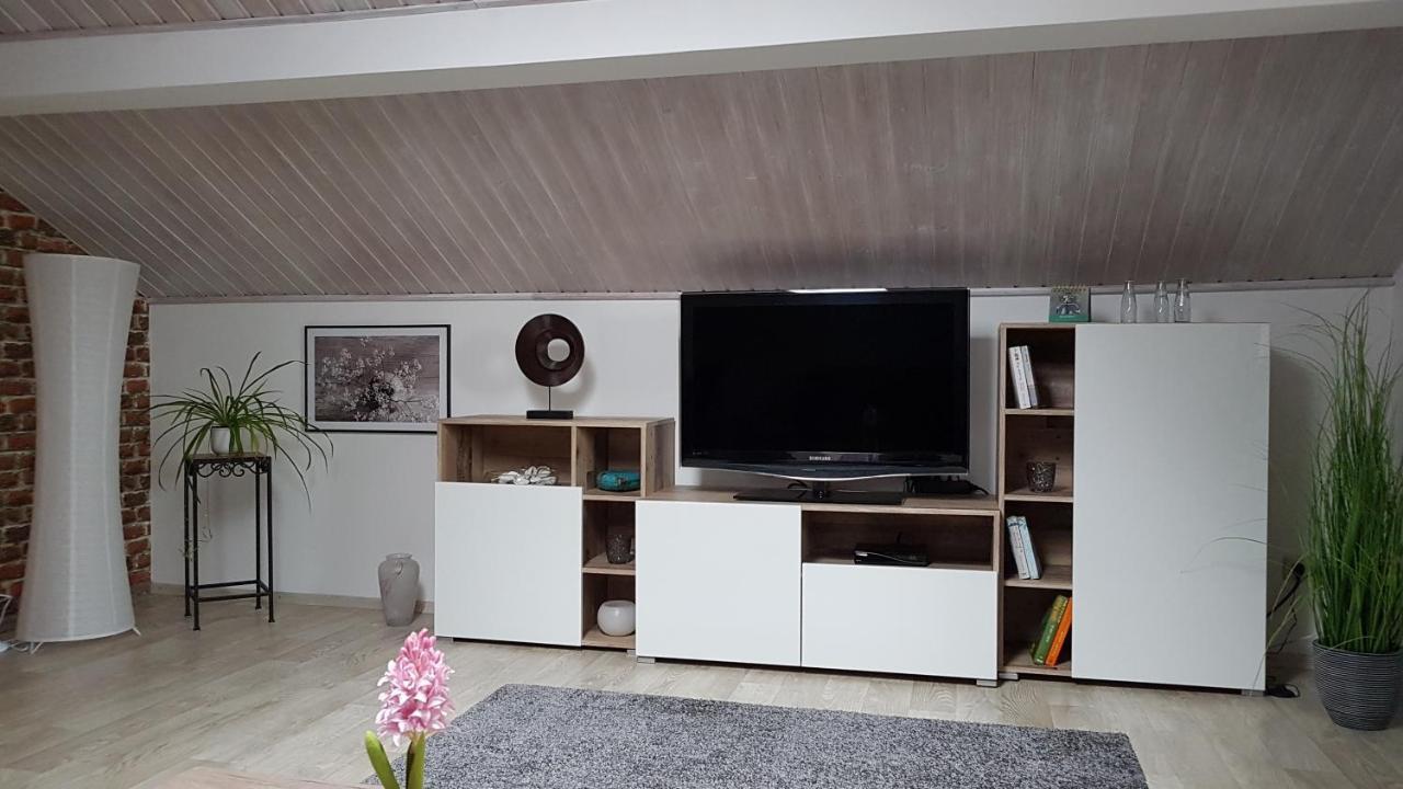 Kleine Gemuetliche Mansardenwohnung Im Suedosten Muenchens Assling Ngoại thất bức ảnh