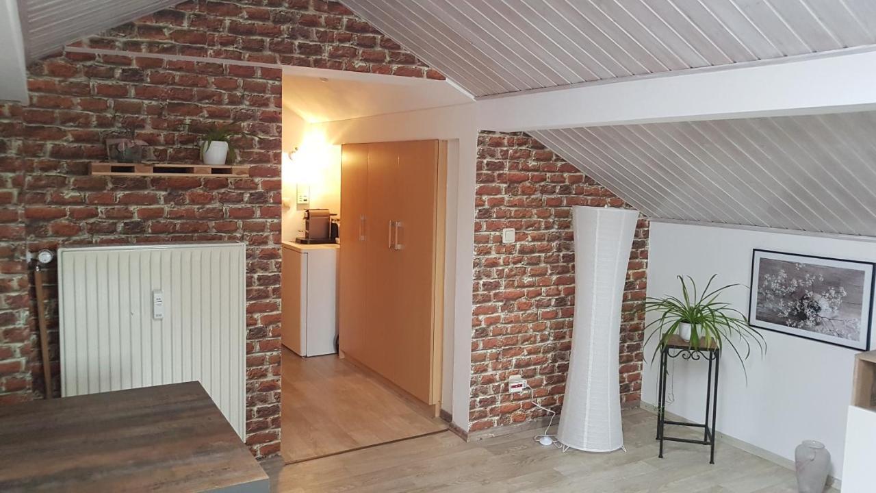 Kleine Gemuetliche Mansardenwohnung Im Suedosten Muenchens Assling Ngoại thất bức ảnh