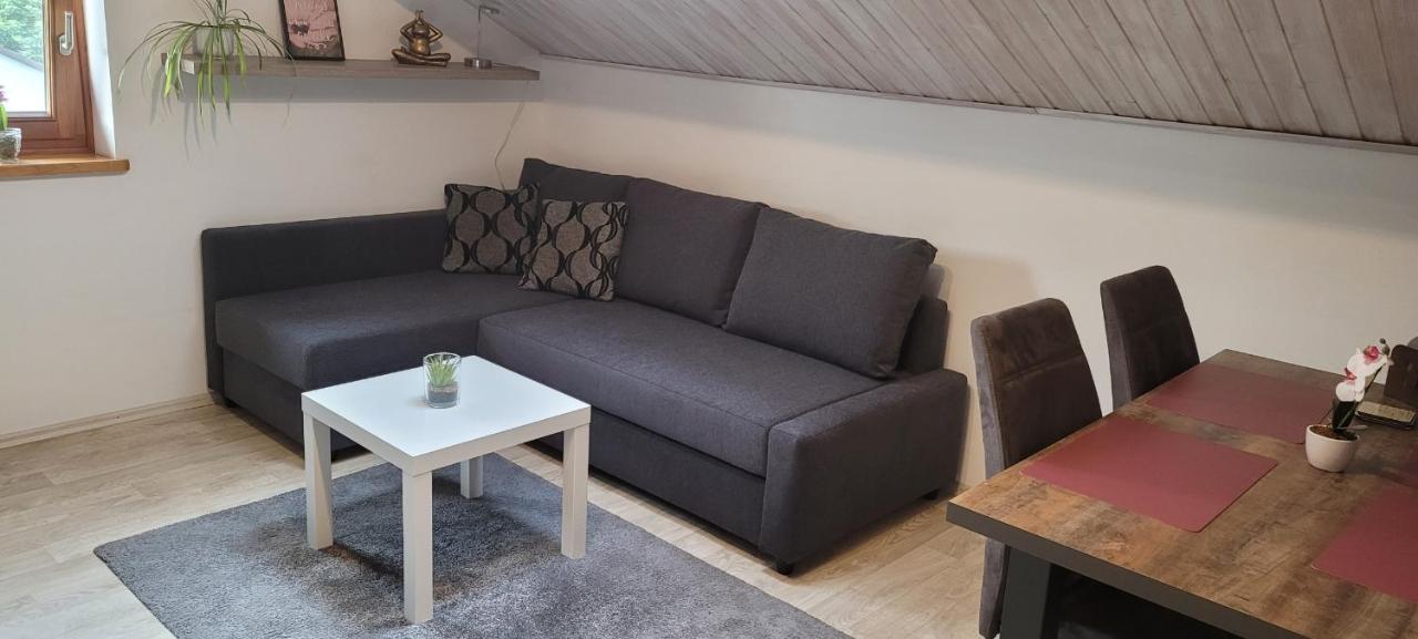 Kleine Gemuetliche Mansardenwohnung Im Suedosten Muenchens Assling Ngoại thất bức ảnh