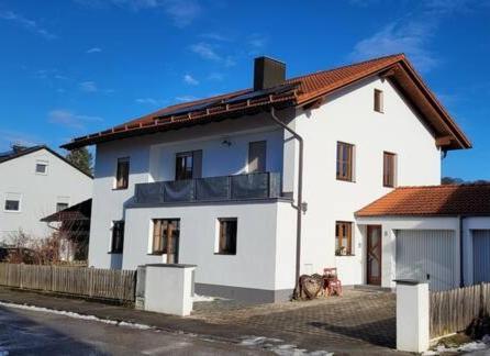 Kleine Gemuetliche Mansardenwohnung Im Suedosten Muenchens Assling Ngoại thất bức ảnh